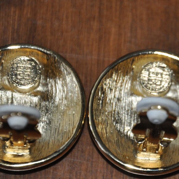 NEW Vintage 80s Givenchy Logo Gold Tone Clip On Earrings Statement Chunky Round - Picture 7 of 7